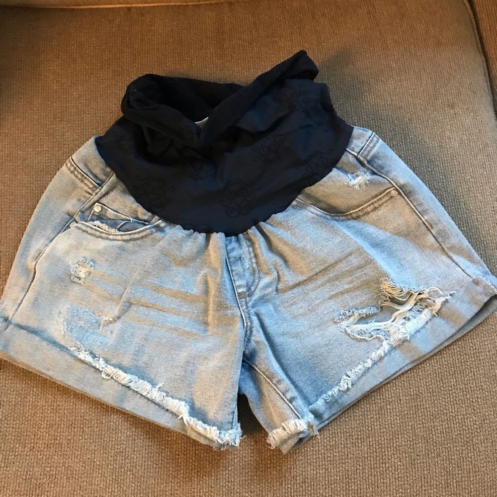 Maternity shorts